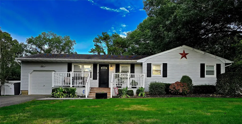 263 Robinson Avenue East Patchogue NY 11772