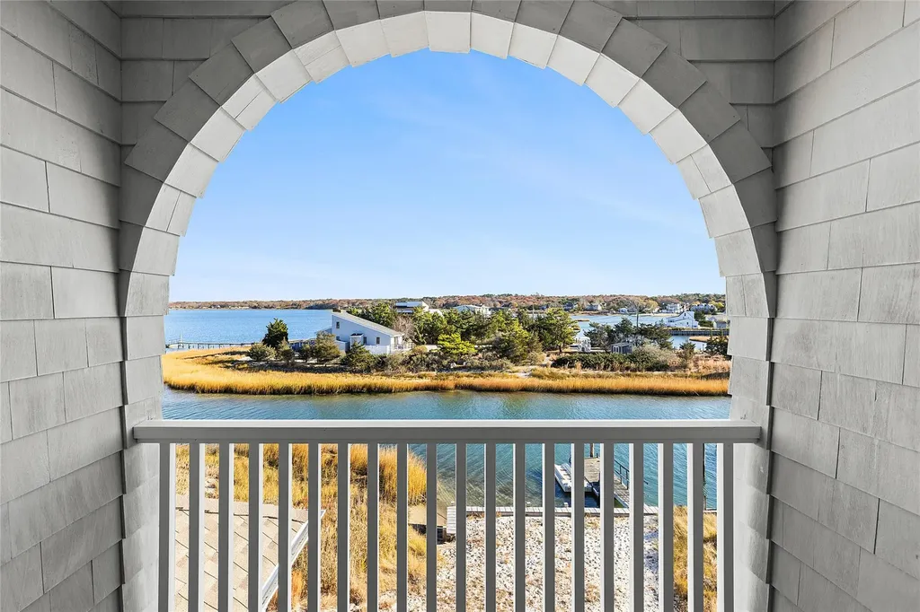 70 Cold Spring Point Road Southampton NY 11968