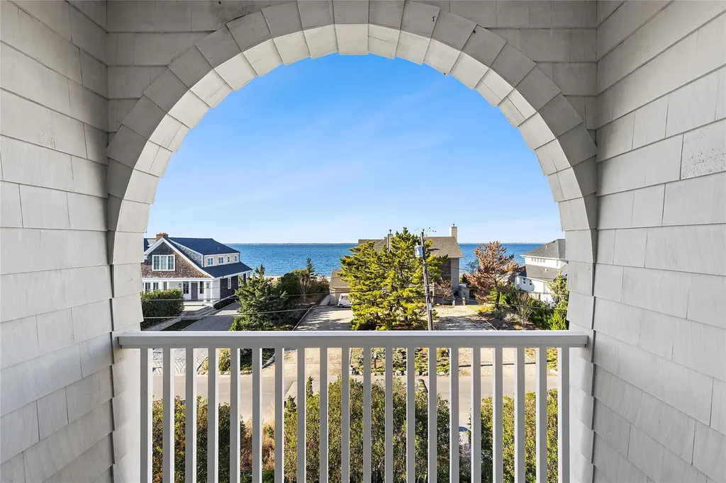 70 Cold Spring Point Road Southampton NY 11968