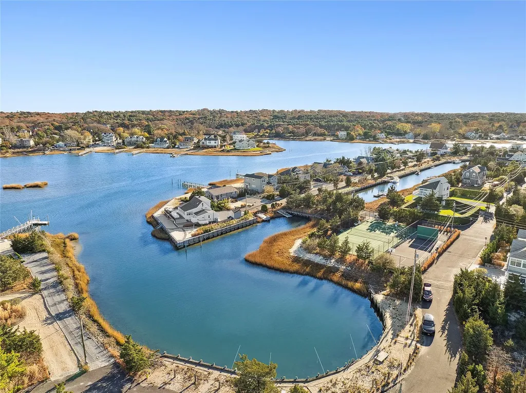70 Cold Spring Point Road Southampton NY 11968