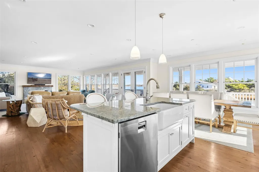 70 Cold Spring Point Road Southampton NY 11968