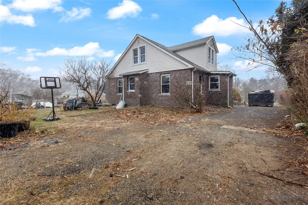 13 Hemlock Road Carmel NY 10512