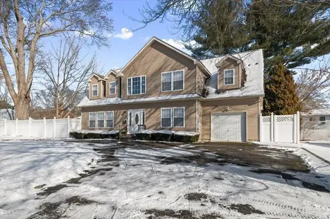 133 N 17th Street Wheatley Heights NY 11798