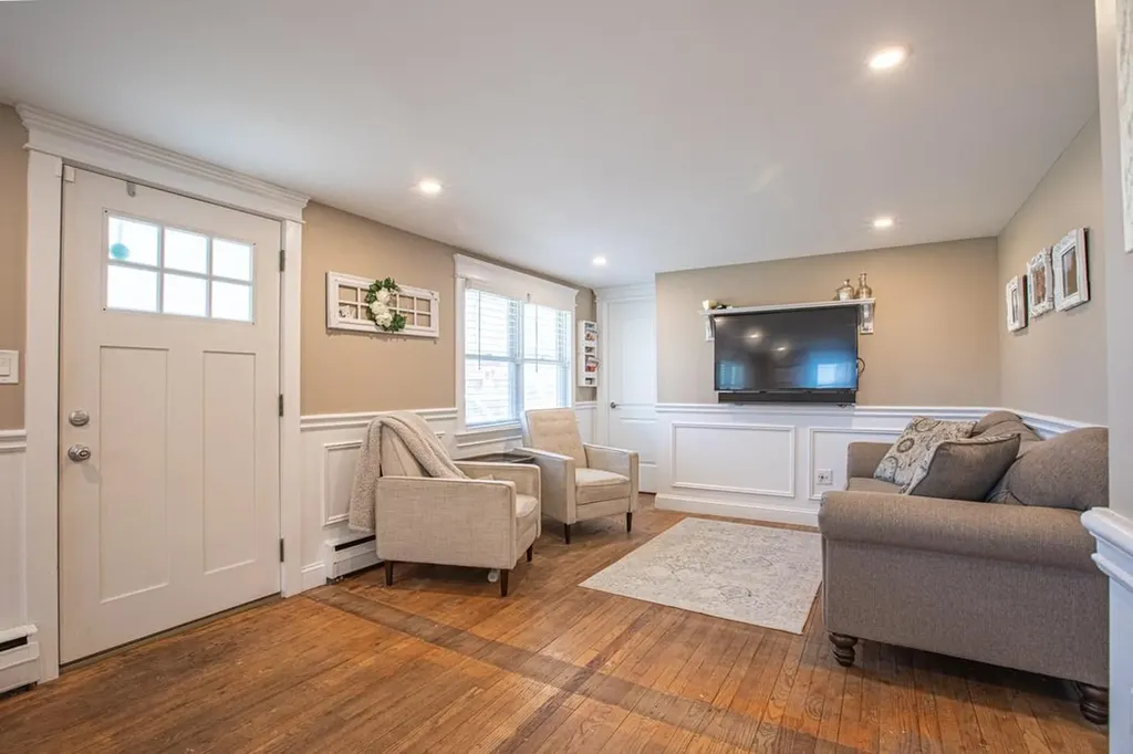 107 Phyllis Drive Patchogue NY 11772