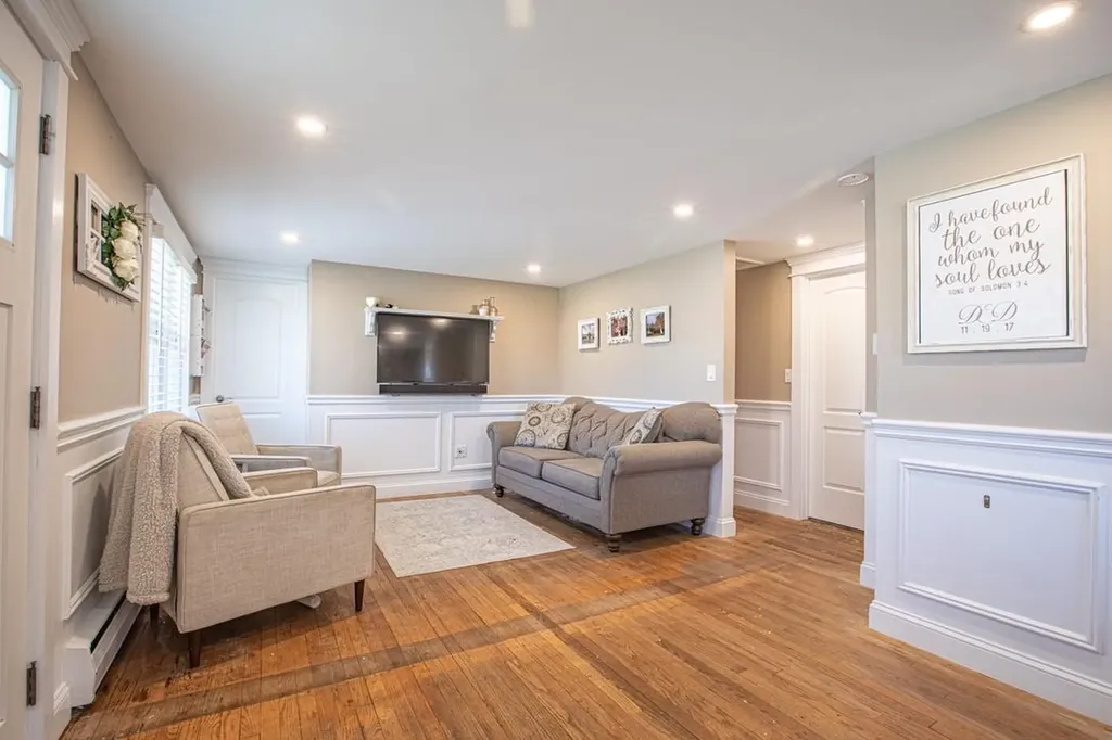 107 Phyllis Drive Patchogue NY 11772