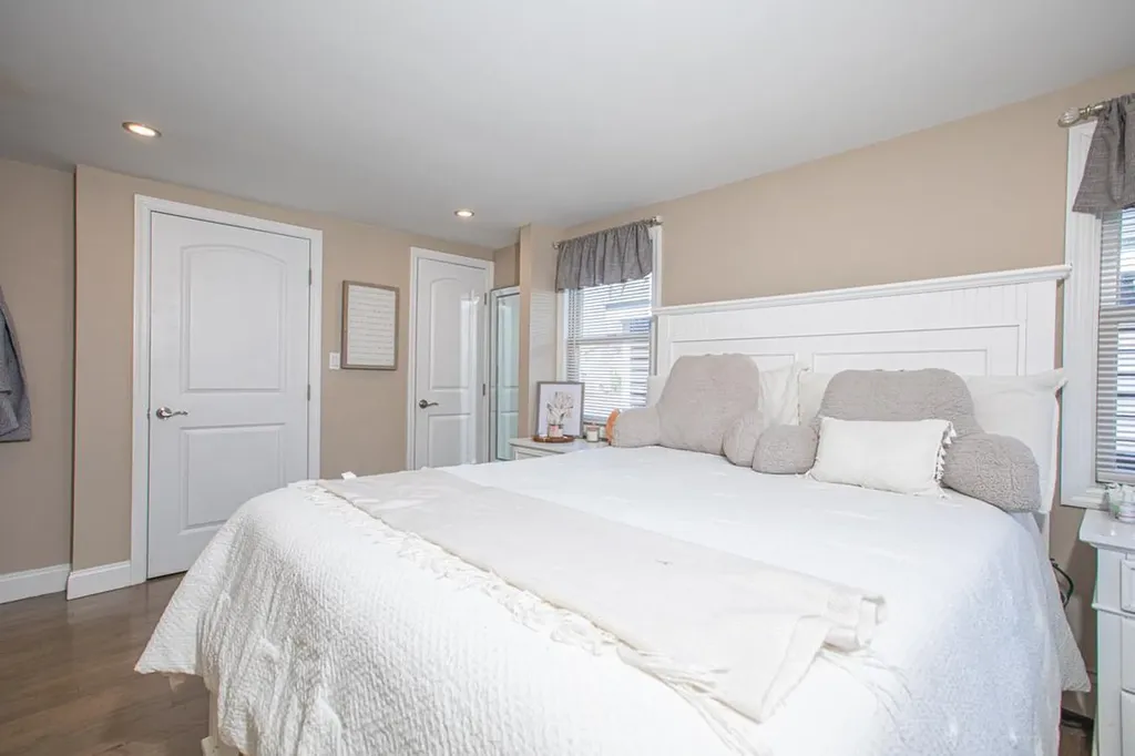 107 Phyllis Drive Patchogue NY 11772
