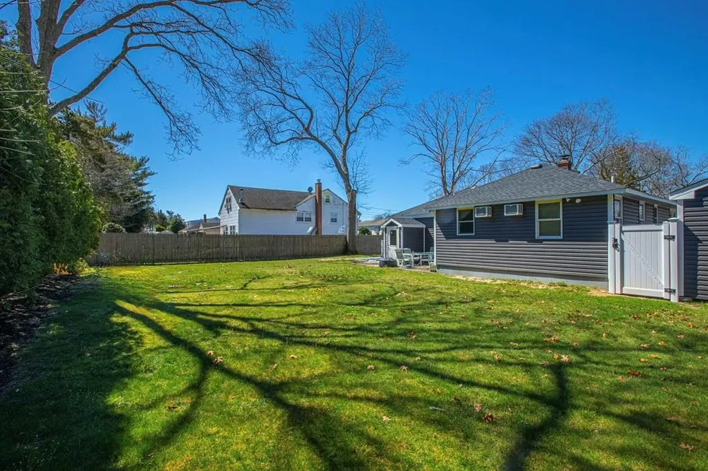 107 Phyllis Drive Patchogue NY 11772