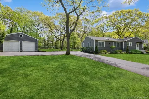 258 Church Lane Aquebogue NY 11931