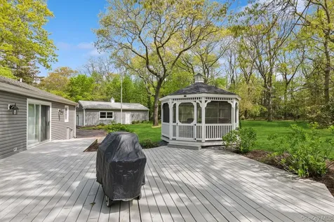 258 Church Lane Aquebogue NY 11931