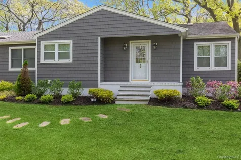 258 Church Lane Aquebogue NY 11931
