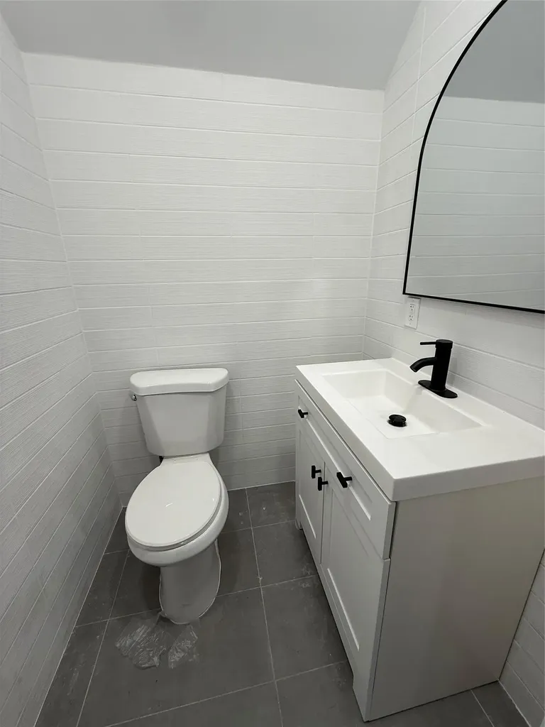 810 Wallace Avenue North Baldwin NY 11510