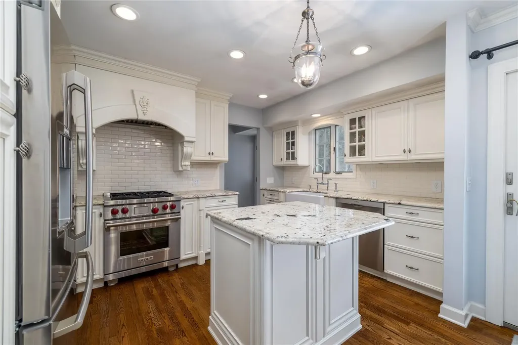 64 Stephen Drive Plainview NY 11803