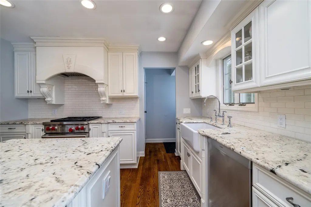 64 Stephen Drive Plainview NY 11803