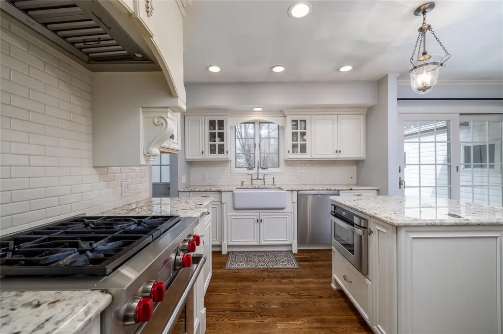 64 Stephen Drive Plainview NY 11803