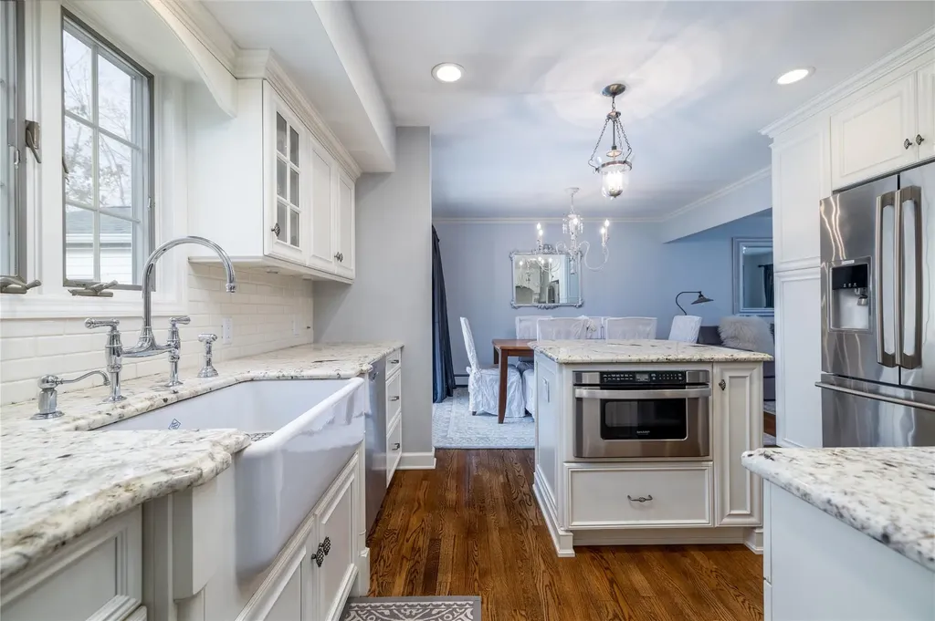 64 Stephen Drive Plainview NY 11803