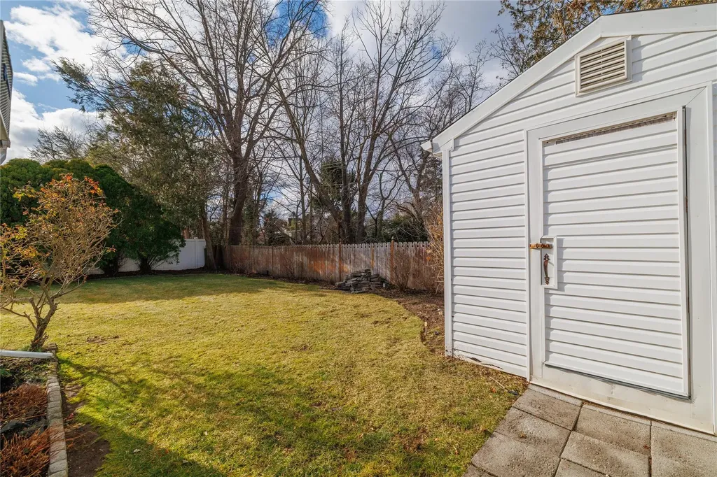 64 Stephen Drive Plainview NY 11803