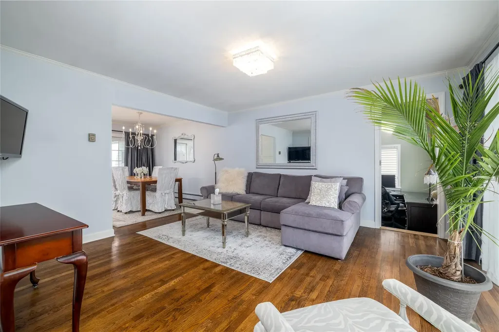 64 Stephen Drive Plainview NY 11803