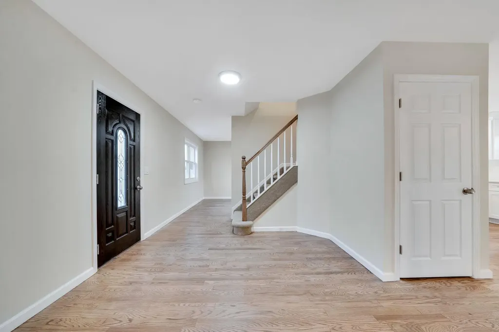 6 Wakefield Avenue Coram NY 11727