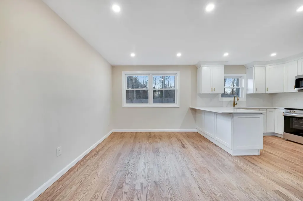 6 Wakefield Avenue Coram NY 11727