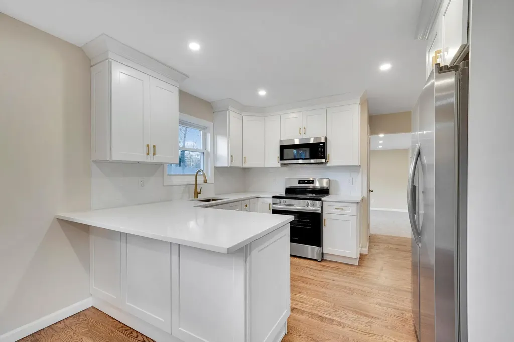 6 Wakefield Avenue Coram NY 11727