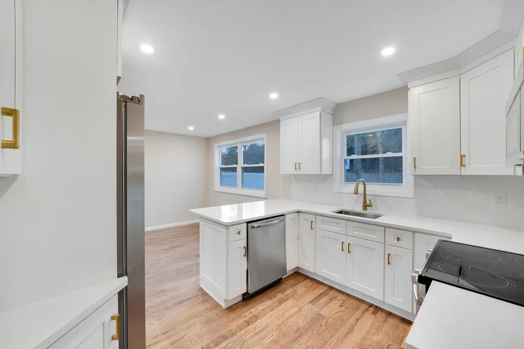 6 Wakefield Avenue Coram NY 11727