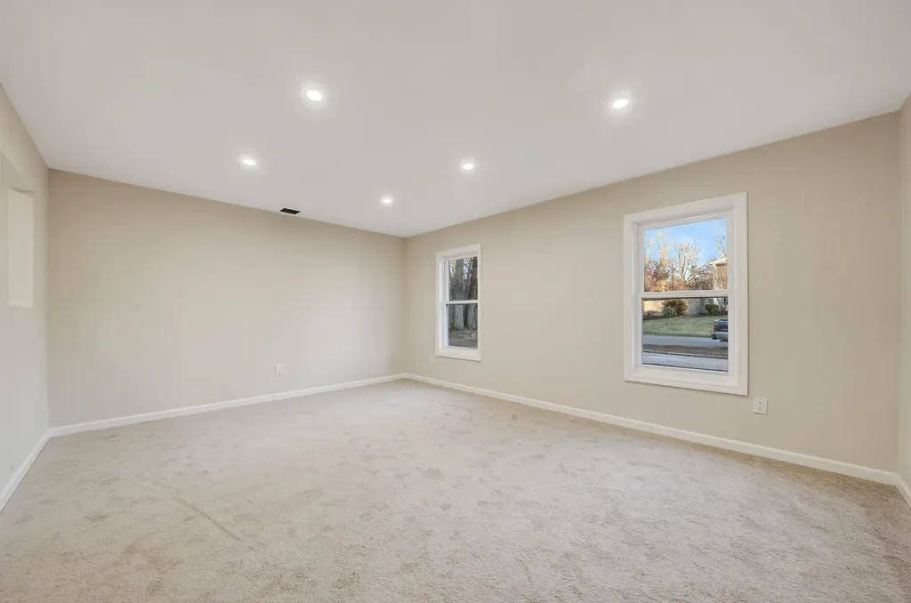 6 Wakefield Avenue Coram NY 11727