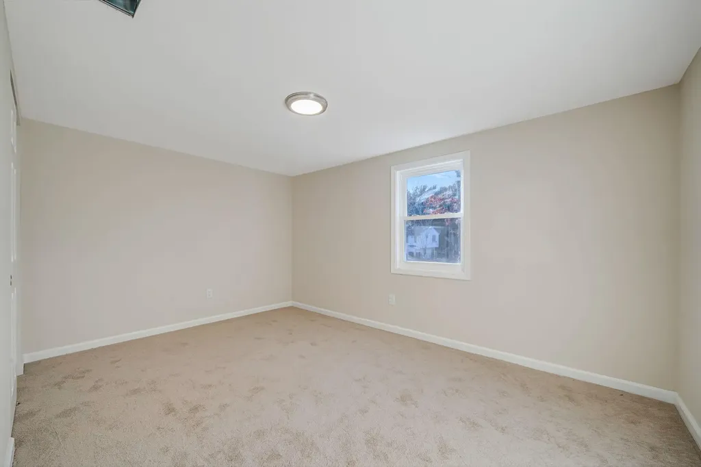 6 Wakefield Avenue Coram NY 11727