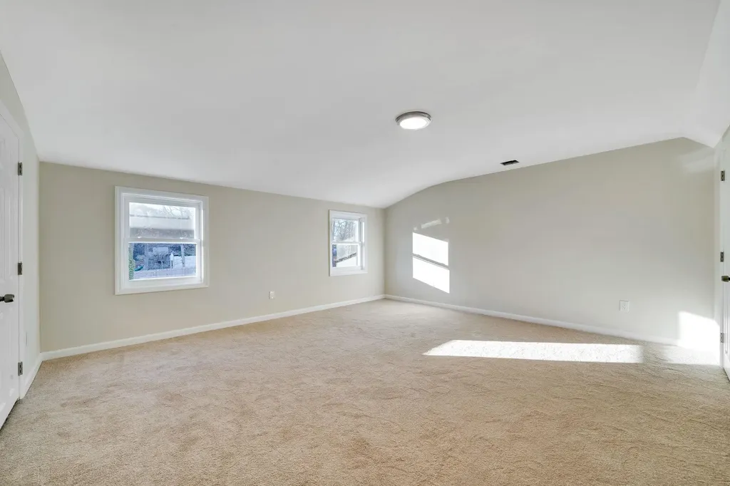 6 Wakefield Avenue Coram NY 11727