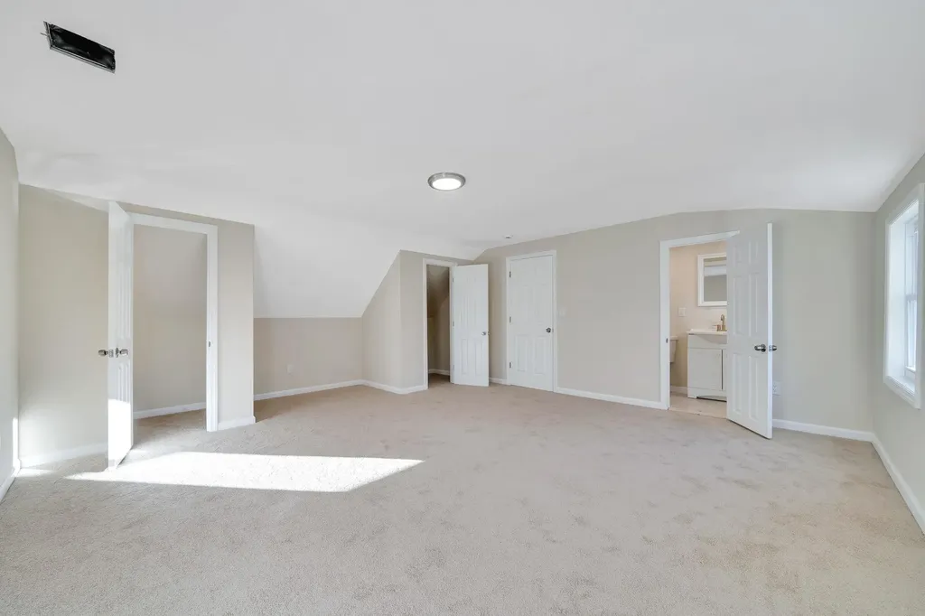 6 Wakefield Avenue Coram NY 11727