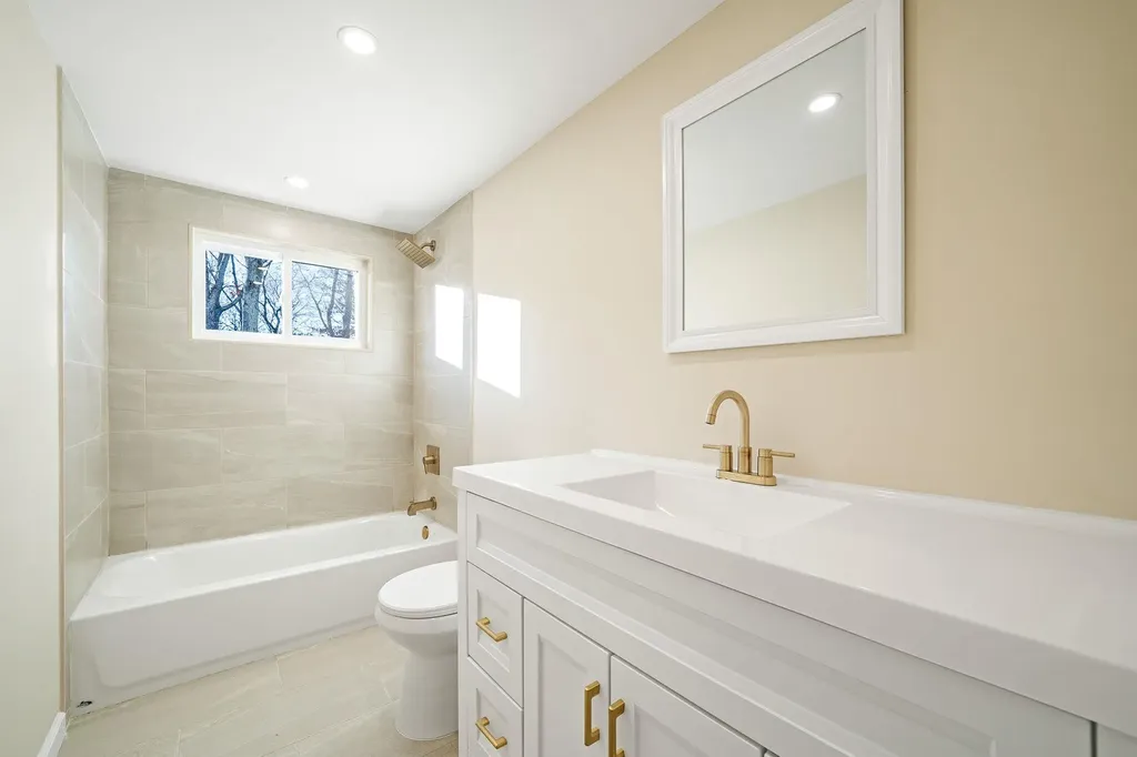 6 Wakefield Avenue Coram NY 11727