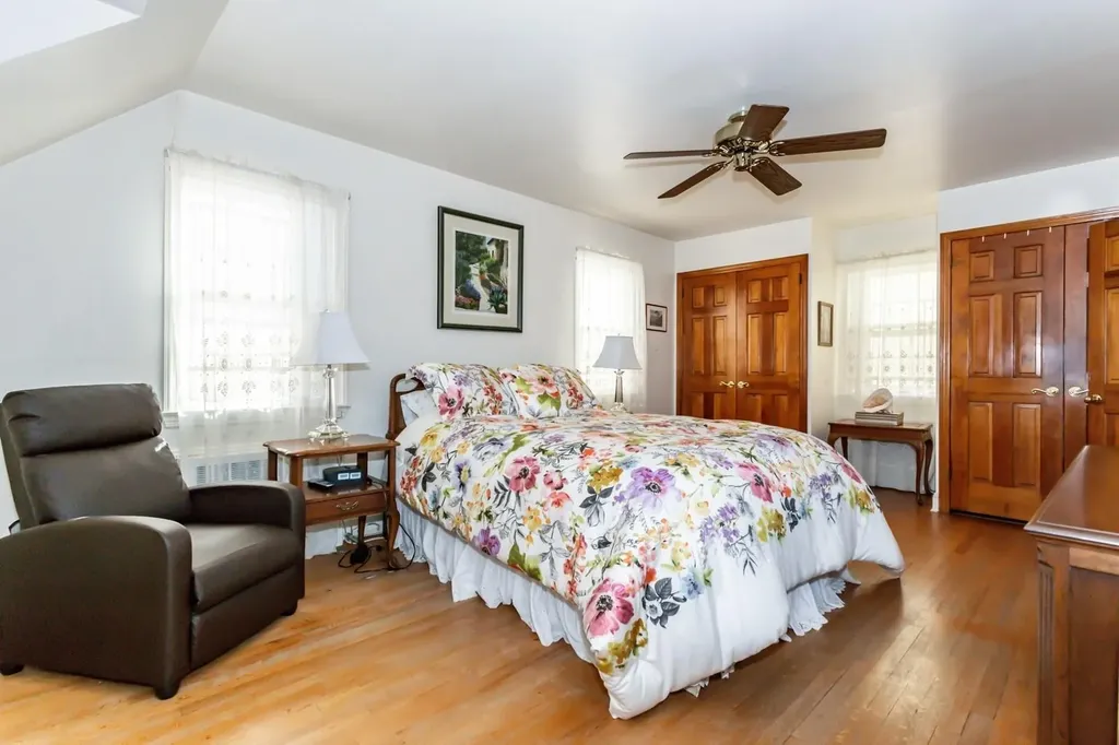 25 Hanson Place Malverne NY 11565
