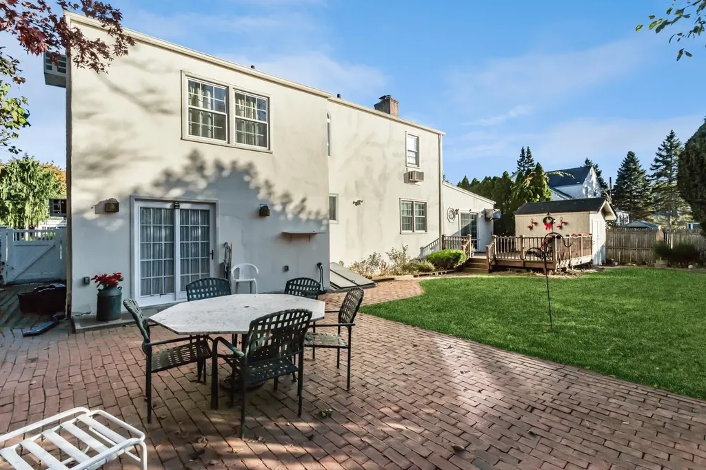 25 Hanson Place Malverne NY 11565