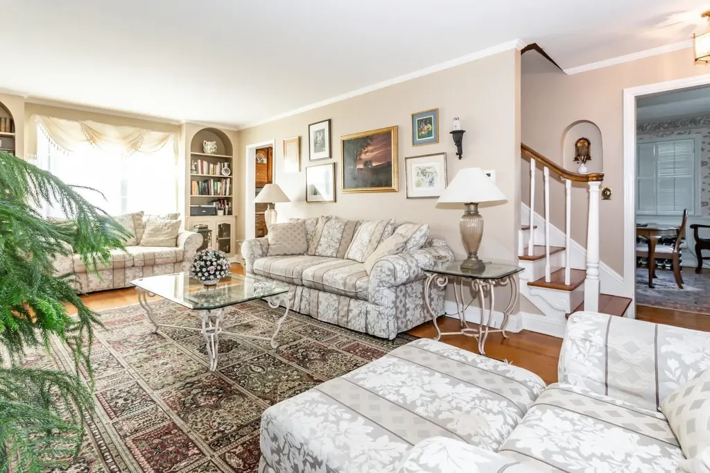 25 Hanson Place Malverne NY 11565