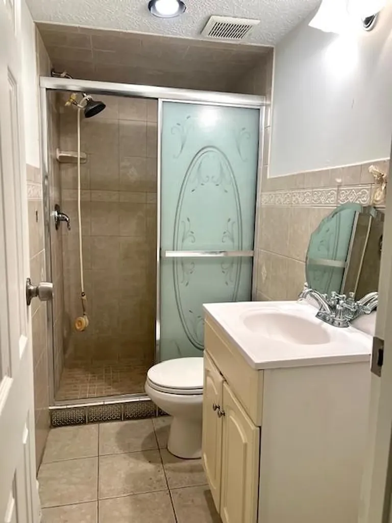 143 Delaware Avenue Bay Shore NY 11706