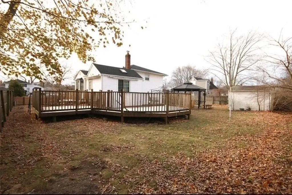 143 Delaware Avenue Bay Shore NY 11706
