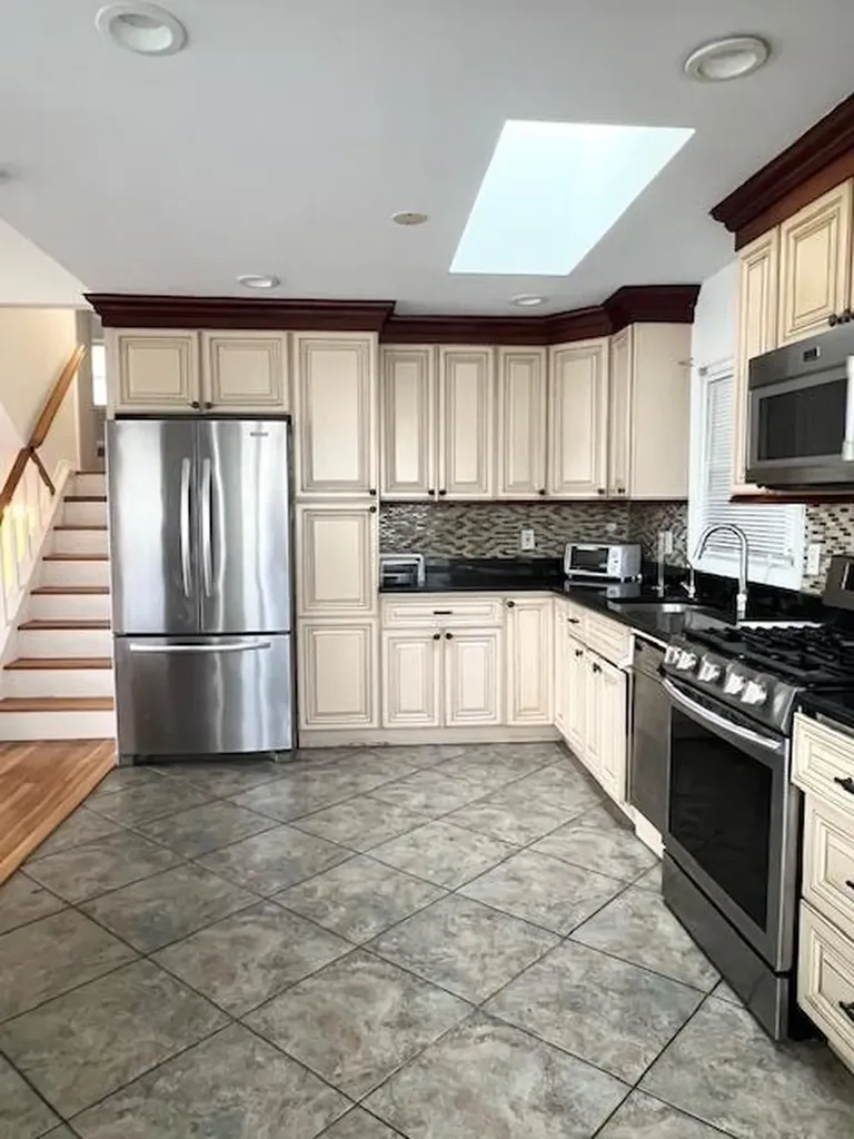 143 Delaware Avenue Bay Shore NY 11706
