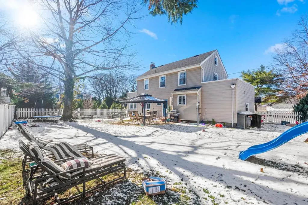 116 Linmouth Road Malverne NY 11565