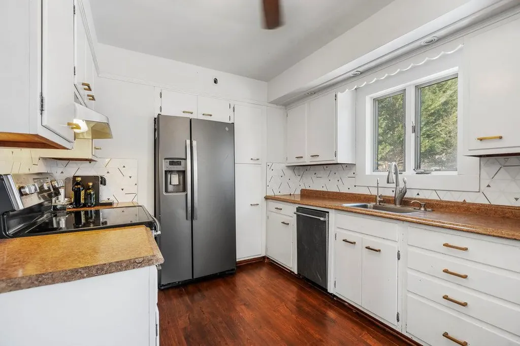 116 Linmouth Road Malverne NY 11565