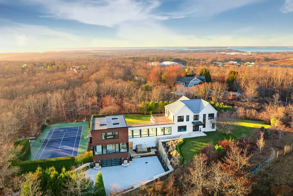 47 Wireless Way Southampton NY 11968
