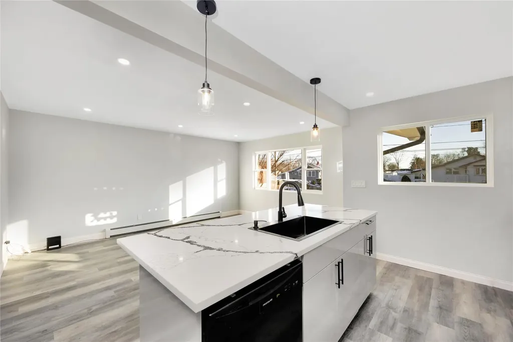 41 E Chestnut Street Central Islip NY 11722