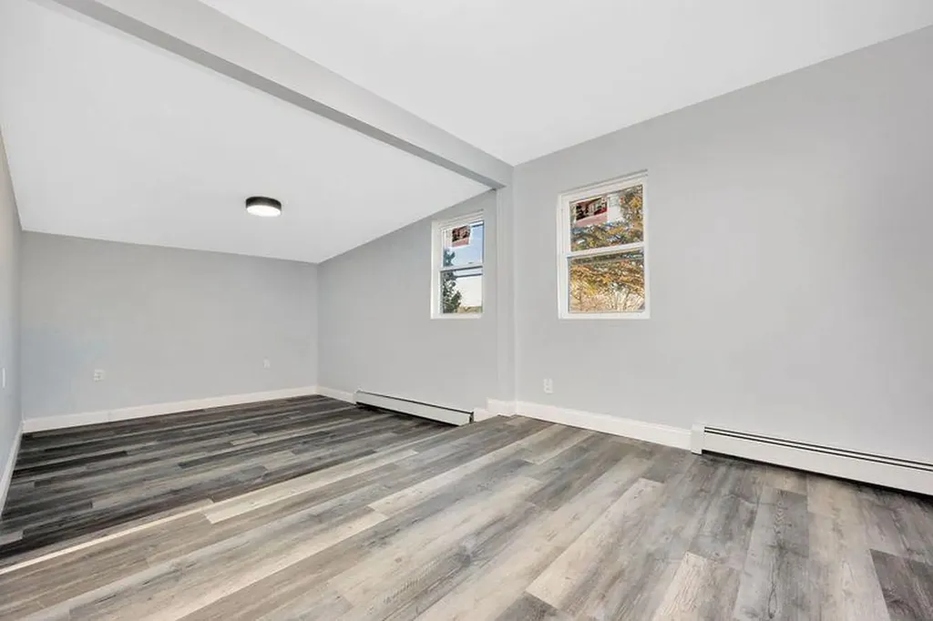 41 E Chestnut Street Central Islip NY 11722