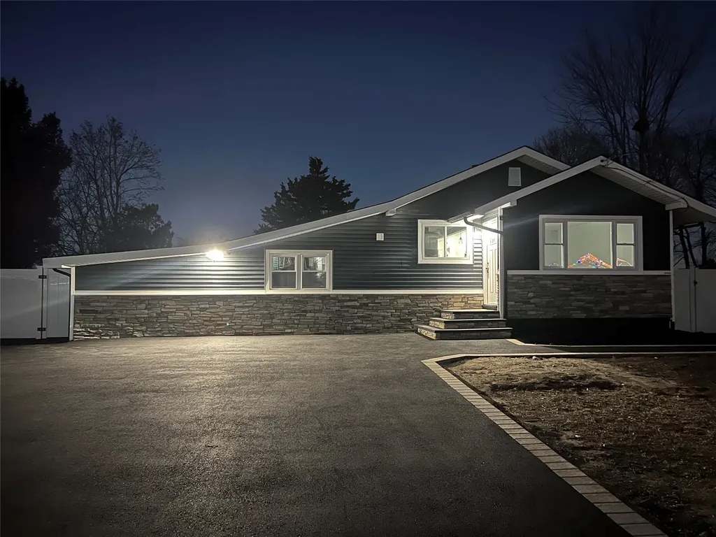 41 E Chestnut Street Central Islip NY 11722