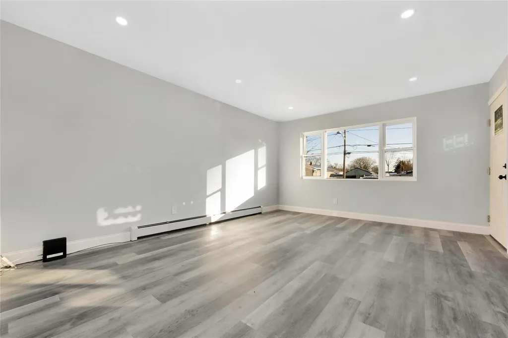 41 E Chestnut Street Central Islip NY 11722