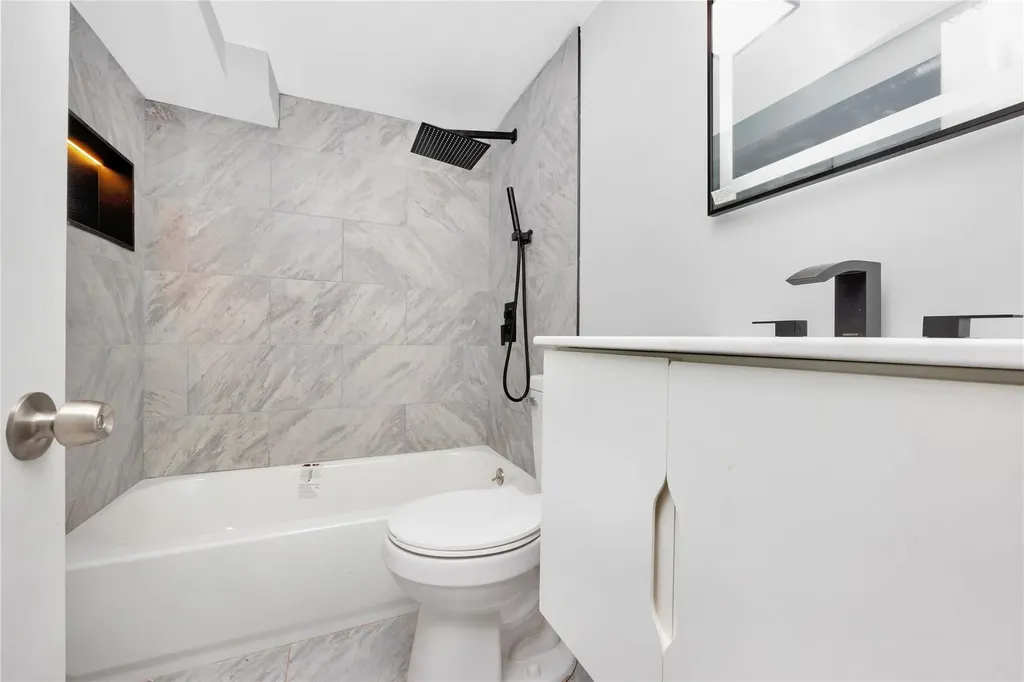 41 E Chestnut Street Central Islip NY 11722