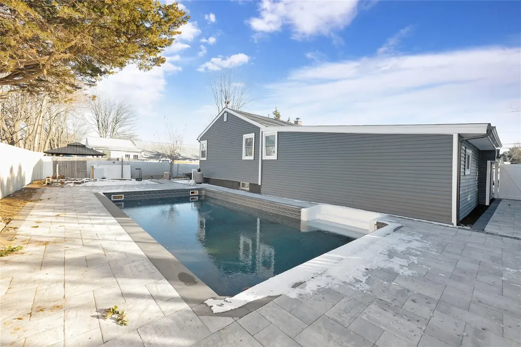 41 E Chestnut Street Central Islip NY 11722