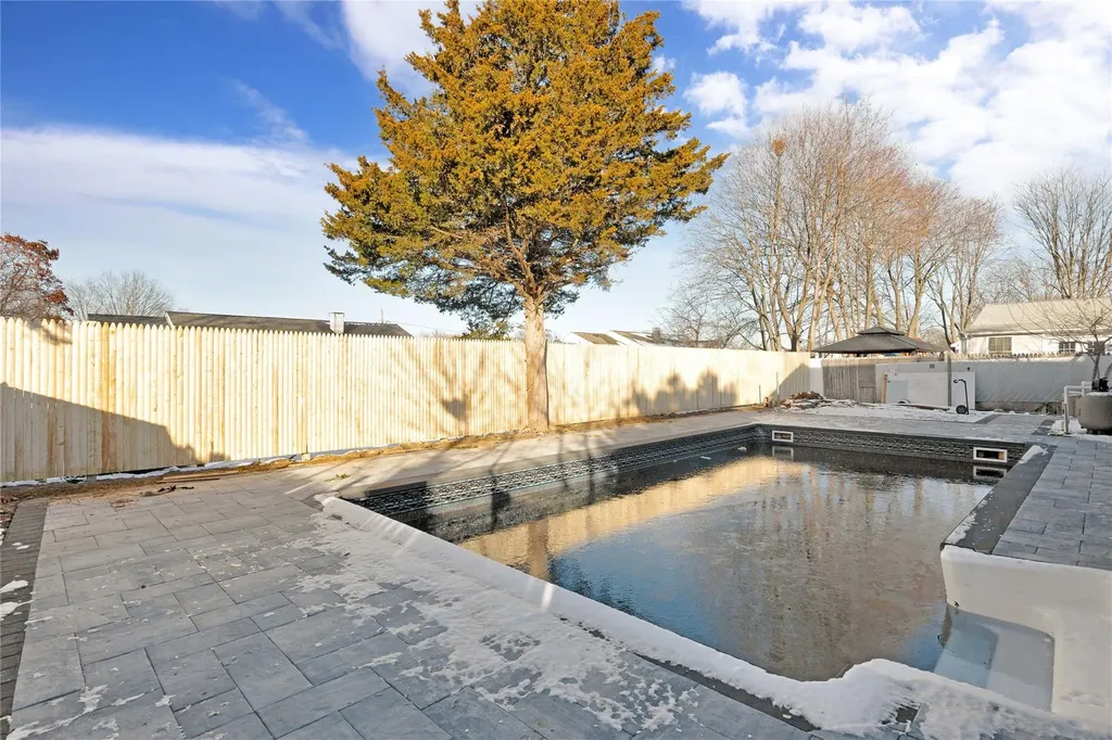 41 E Chestnut Street Central Islip NY 11722