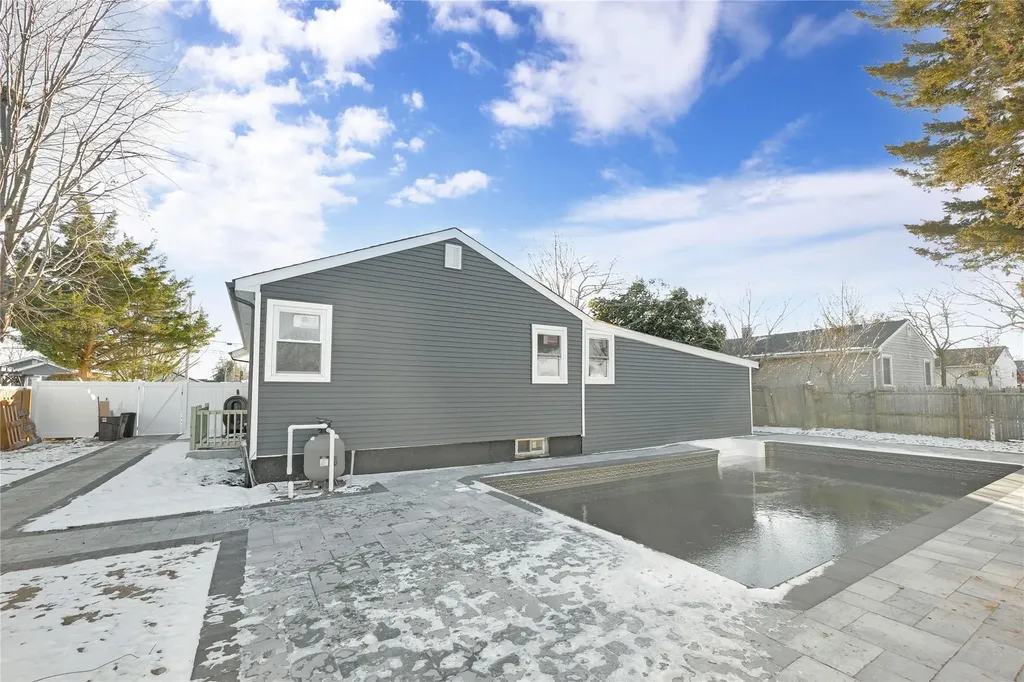 41 E Chestnut Street Central Islip NY 11722
