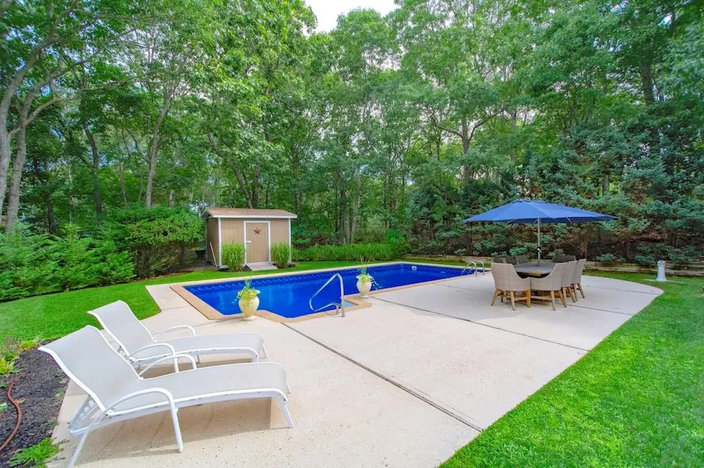 34 Wards Path Hampton Bays NY 11946
