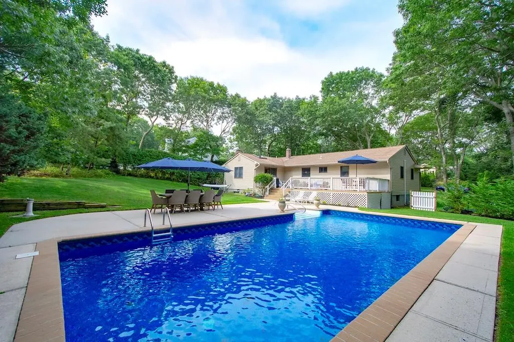 34 Wards Path Hampton Bays NY 11946