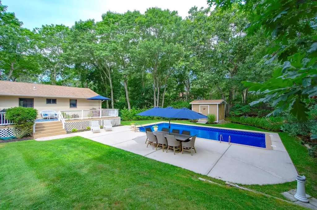 34 Wards Path Hampton Bays NY 11946